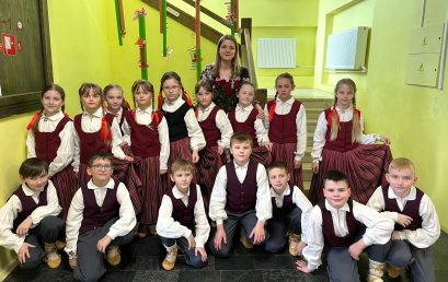 Skolu tautu deju skate Viesītē