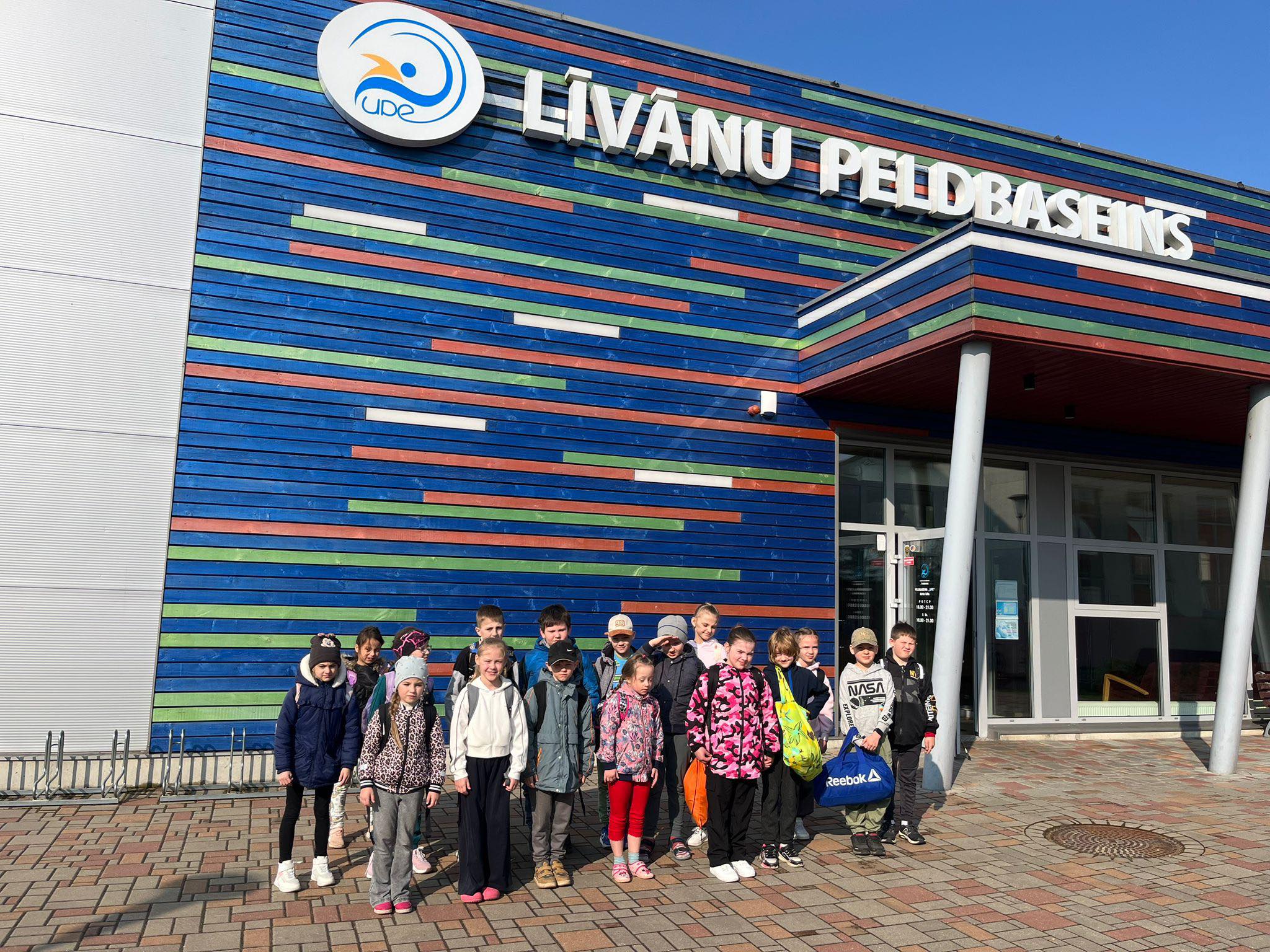 2.klases skolēni piedalījās novada veselības veicināšanas projektā peldētapmācībā Līvanu peldbaseinā 2.klases skolēni piedalījās novada veselības veicināšanas projektā peldētapmācībā Līvanu peldbaseinā