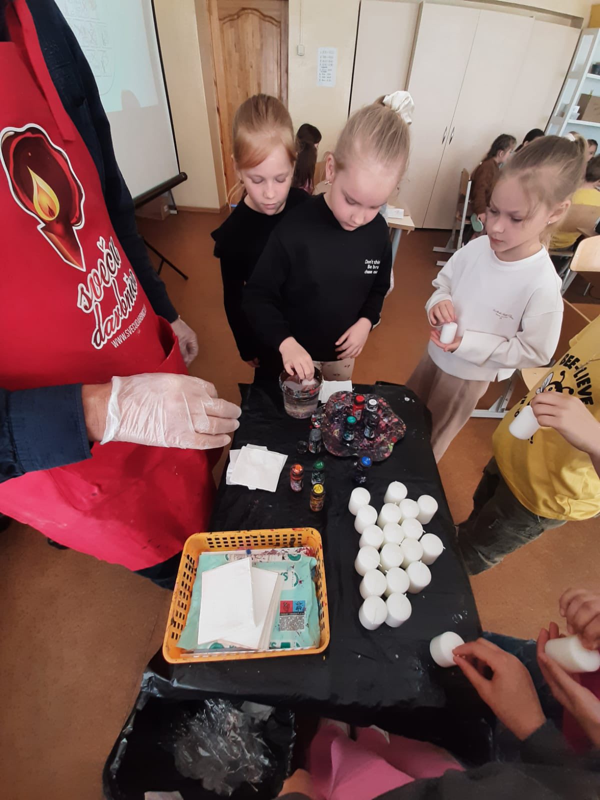 “Latvijas Skolas soma” aktivitāte – Sveču darbnīcas “Latvijas Skolas soma” aktivitāte – Sveču darbnīcas
