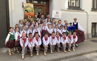 Dalība vasaras lielākajā notikumā- skolēnu XIII Dziesmu un Deju svētkos