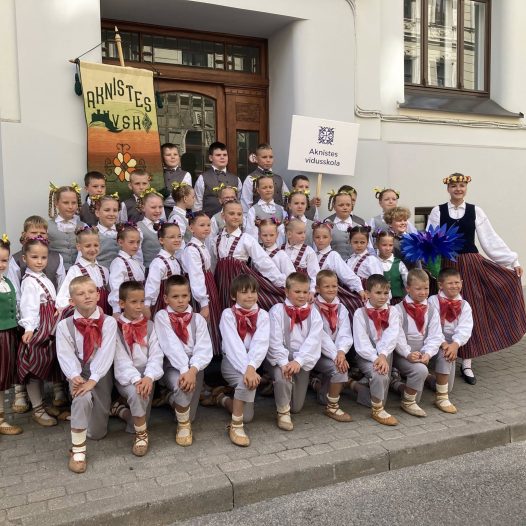 Dalība vasaras lielākajā notikumā- skolēnu XIII Dziesmu un Deju svētkos