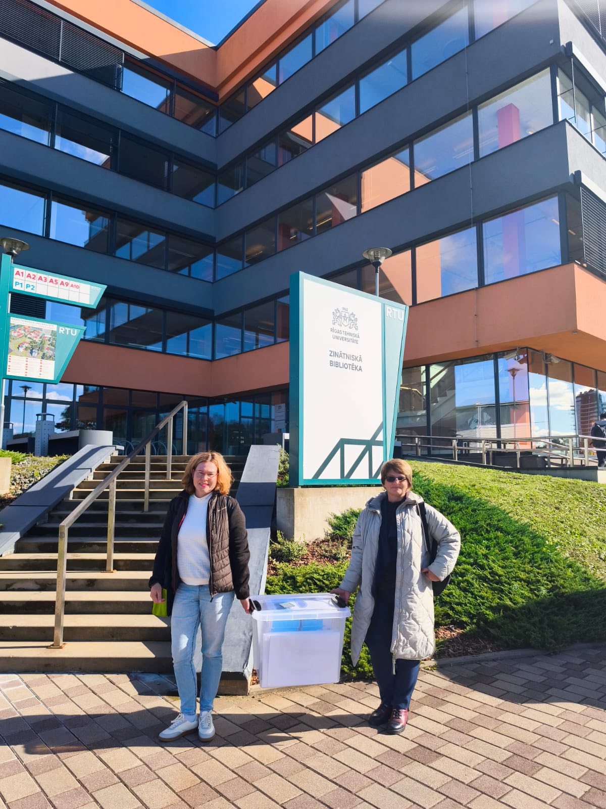 Aknīstes vidusskola piedalās projektā “Tehnoloģiju Bibliotēka” Aknīstes vidusskola piedalās projektā “Tehnoloģiju Bibliotēka”