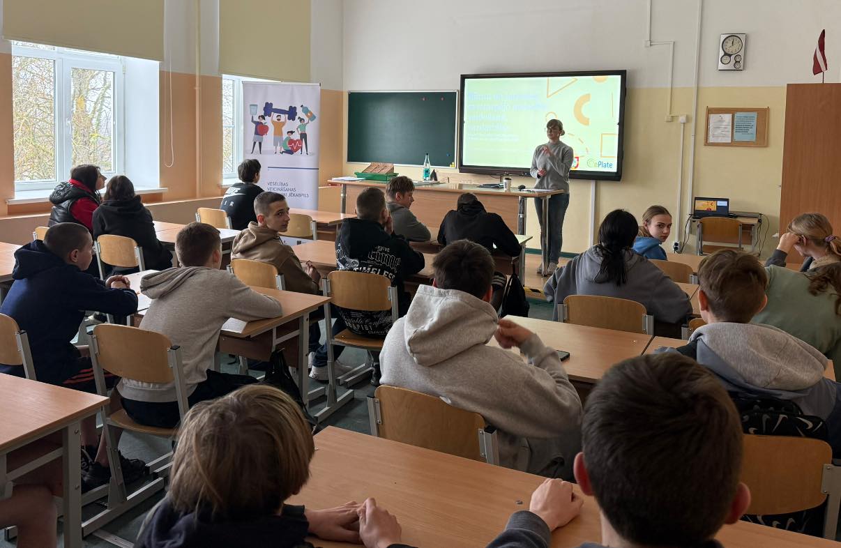 Veselības veicināšanas projekta lektore tiekas ar 7., 8.klases skolēniem