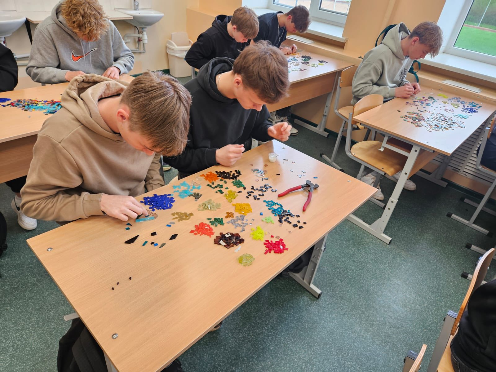 Skolas somas aktivitāte “Iepazīsti stikla mākslu”4.-12.klasēm
